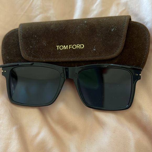 Tom Ford clip on sunglasses for optical frame - Picture 2 of 2